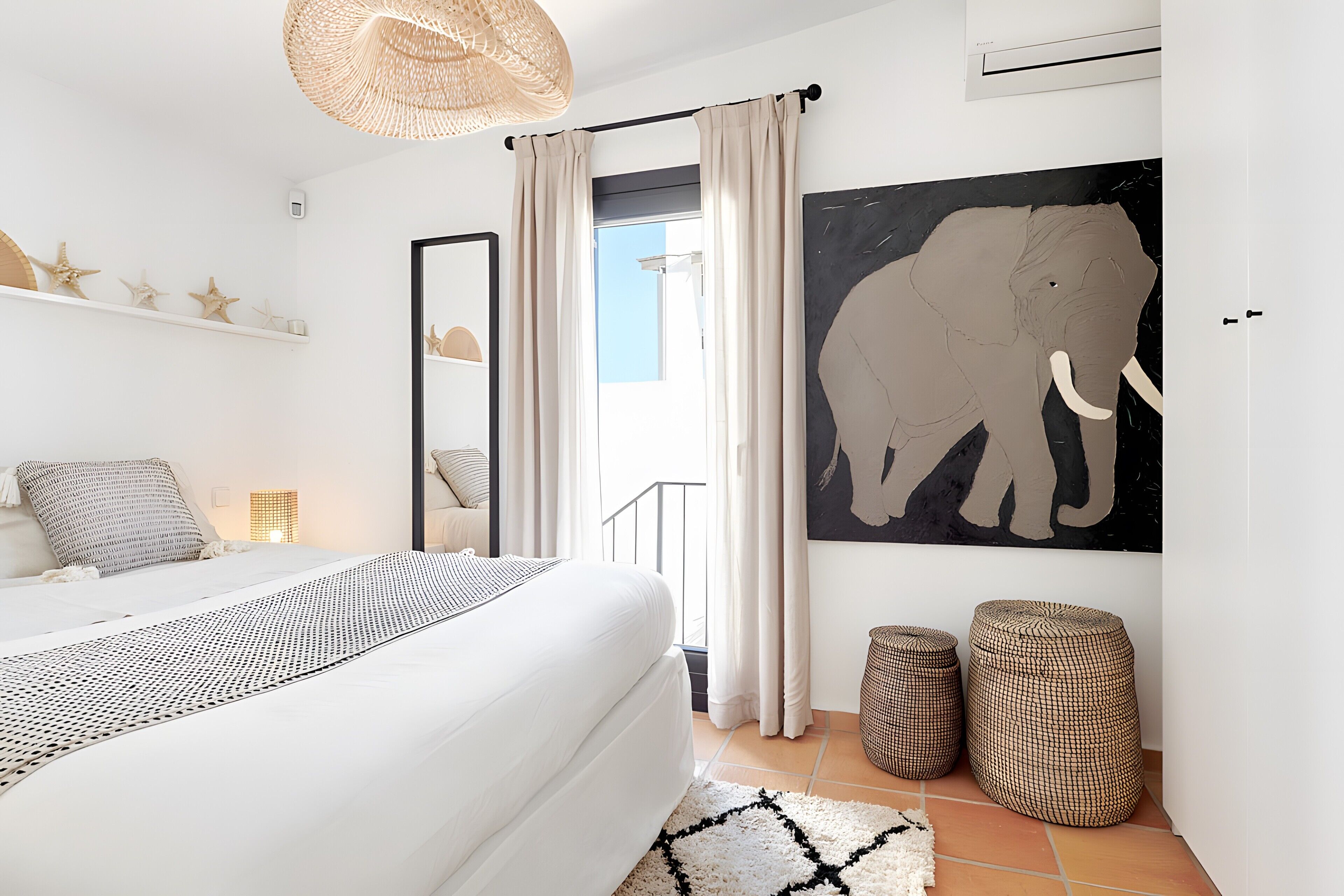 5 habitaciones, tabla de planchar con plancha y wifi gratis 