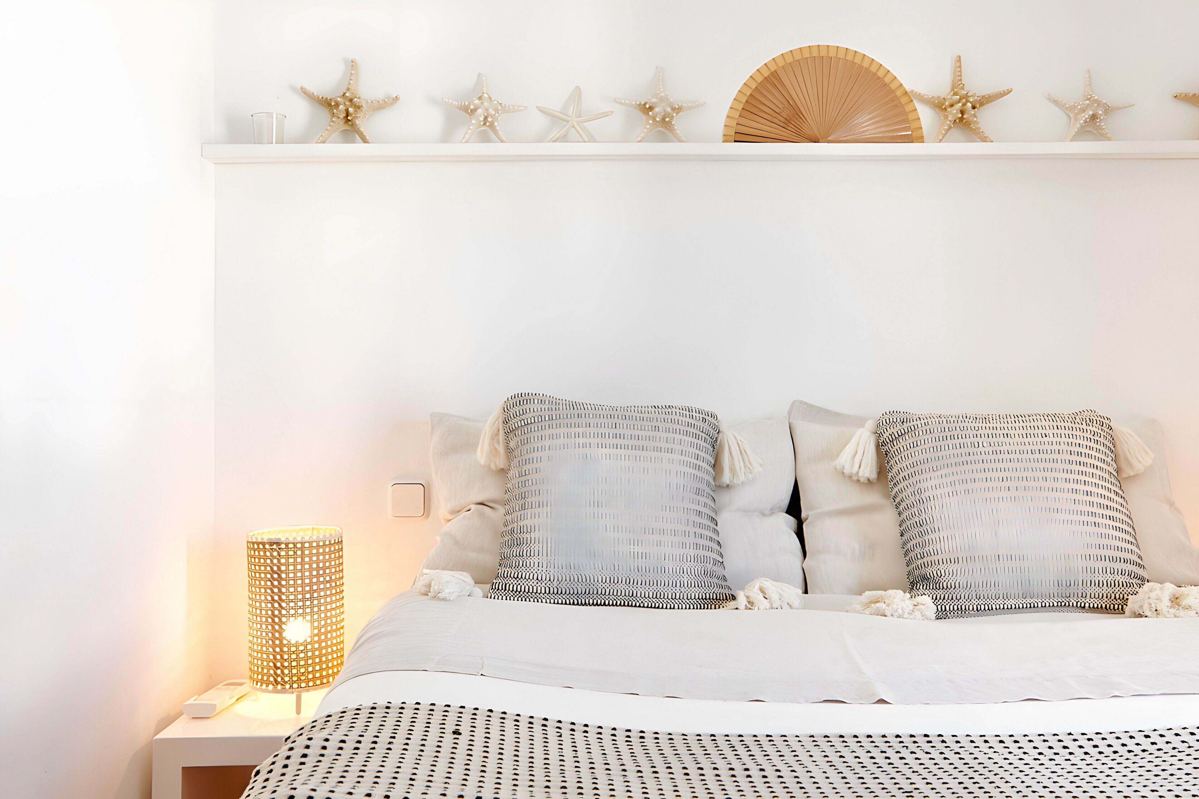 5 bedrooms, iron/ironing board, free WiFi, bed sheets