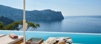 Villa 'Mallorquin Oasis' with Sea View, Wi-Fi and Air Conditioning