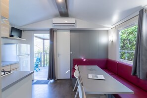 Interior - Mobile Home O'Hara 834T – Family Getaway: Shared Pools & Near Sarlat (Bouzic)