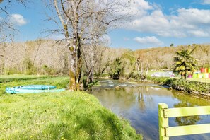 المنطقة المحيطة بالمنشأة