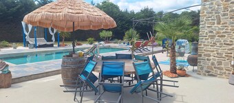 Holiday Home 'Villa Pool Jacuzzi and Pétanque' with Pool, near La table du 6