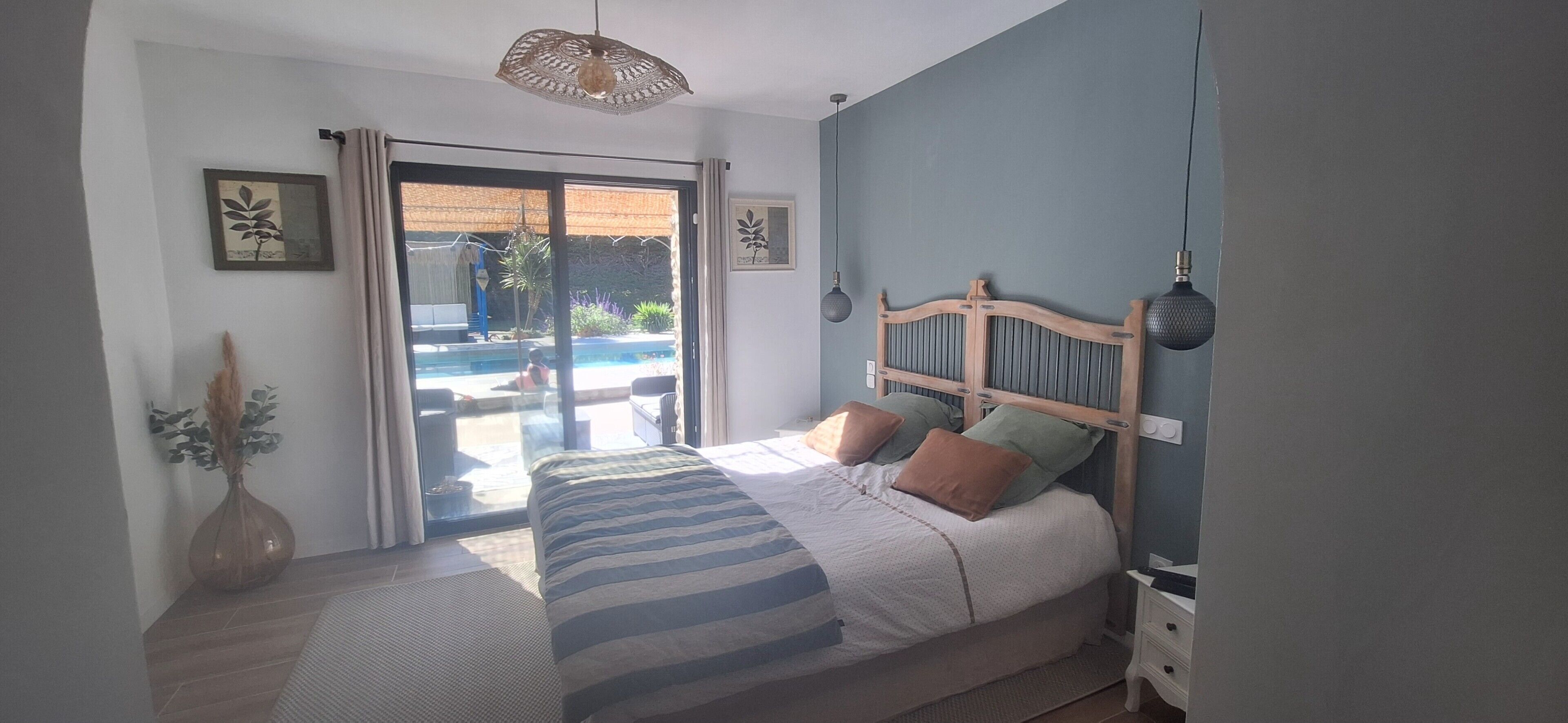 4 bedrooms, iron/ironing board, free WiFi, bed sheets