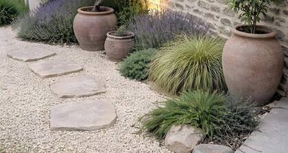 Villa Lailléa mit beheiztem Pool, Whirlpool und großem privaten Garten in ruhiger Lage bei Rennes