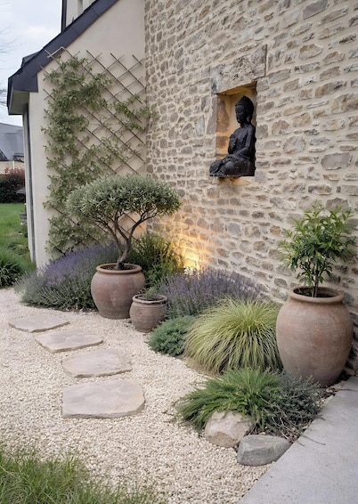5-Star Villa with Heated Pool, Jacuzzi, Petanque – Peaceful Retreat Near Rennes