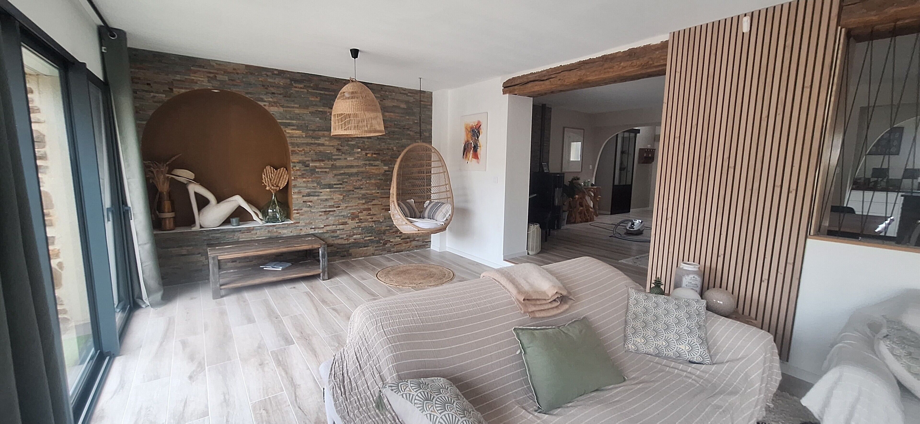 TV, table tennis, stereo