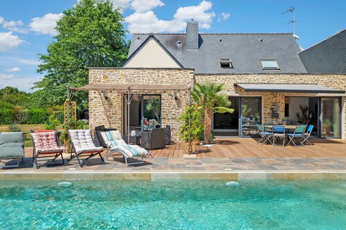 "Villa Lailléa" – Piscine privée chauffée,  jaccuzzi,  petanque,8 pers au calme proche Rennes