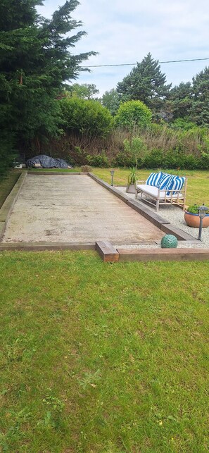 Property grounds - Villa Lailléa with Heated Pool, Jacuzzi, and Large Private Garden near Rennes (Laillé)