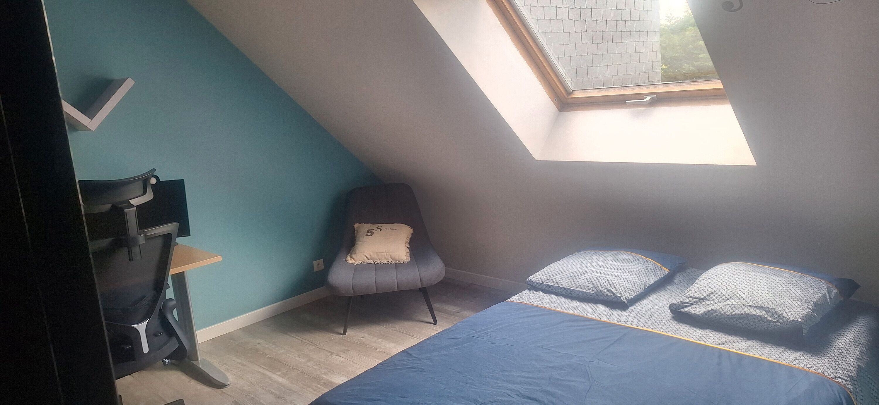 4 bedrooms, iron/ironing board, free WiFi, bed sheets