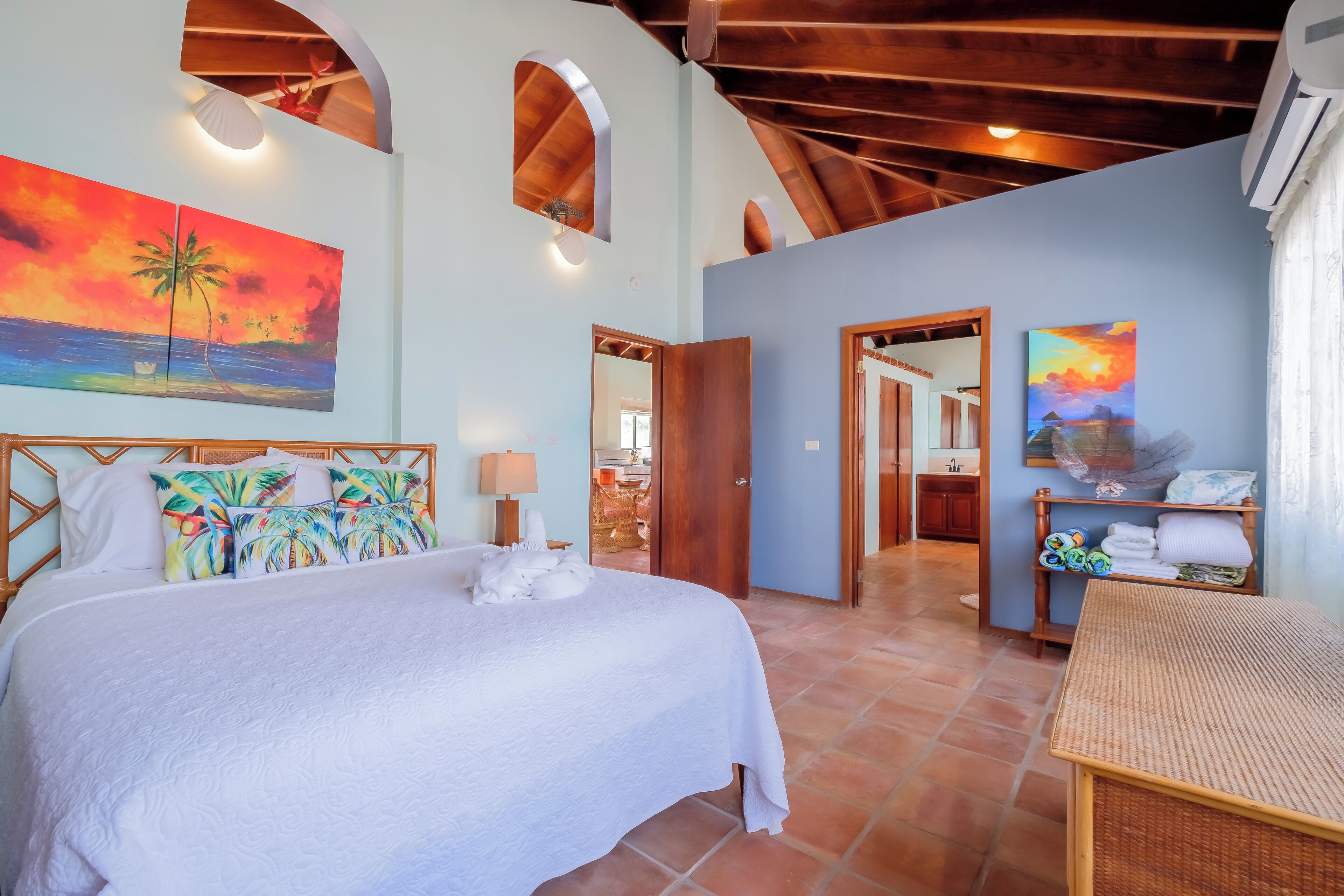 3 soverom, safe på rommet, strykejern/-brett og wi-fi (inkludert)