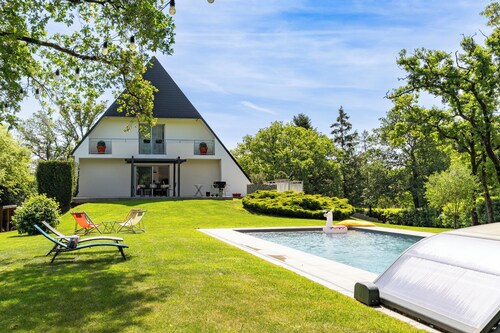 Bed and Breakfast 'Kerwall - Chambres Familiales' with Shared Pool, Private Terrace and Wi-Fi