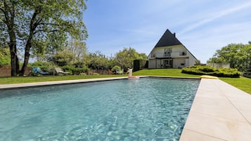 Una piscina riscaldata