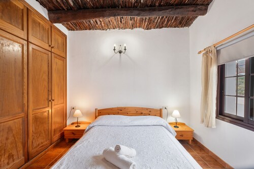 Holiday Home 'Montaña De Aguarijo' with Mountain View, Private Terrace and Wi-Fi