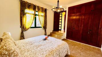 2 室のベッドルーム、アイロン / アイロン台、WiFi (無料)、ベッドシーツ