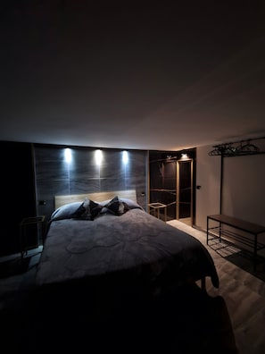 3 chambres, fer et planche à repasser, Wi-Fi gratuit, draps fournis