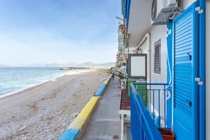 Beach nearby - Holiday Home 'Henriette' with Sea View, Wi-Fi and Air Conditioning (Palermo)