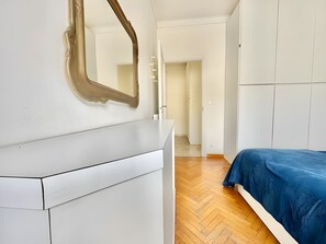1 dormitorio, tabla de planchar con plancha, wifi gratis y ropa de cama