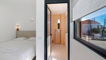 1 bedroom, iron/ironing board, free WiFi, bed sheets