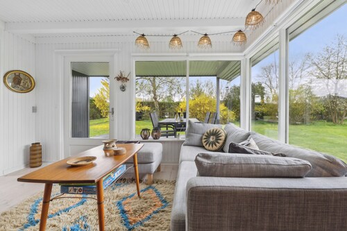 Holiday home near beach, forest, and charming Hou