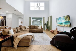 Smart-TV, Videospiele, DVD-Player, Tischfußball