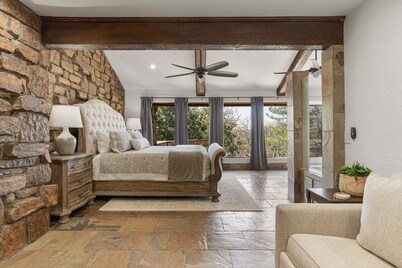 Grotto @ Southern Hills W/Pool & Hot Tub