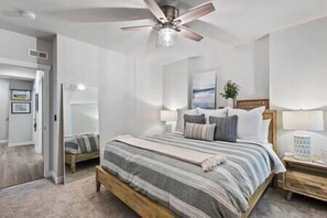 3 chambres, fer et planche à repasser, Wi-Fi, draps fournis