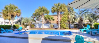 Spacious 8BR/6BA Duplex with Private Pool – Walk to the Beach – Sleeps 22