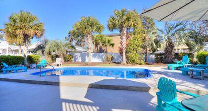 Spacious 8BR/6BA Duplex with Private Pool – Walk to the Beach – Sleeps 22