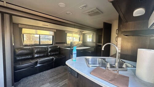 Charming RV with AC in Delhi for a cozy getaway