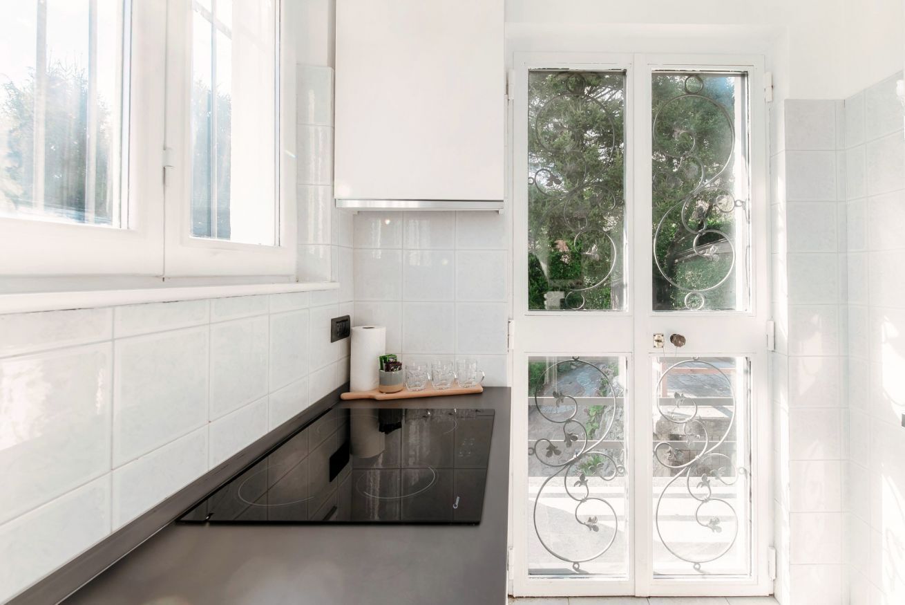 Kühlschrank, Mikrowelle, Ofen, Geschirrspüler