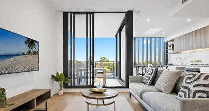 North Ryde- NR005 - Whiteside Street - Spacious 1BR Executive Apartment with Balcony Near Macquarie Centre University