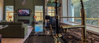 Charming 2-bedroom house in Coarsegold with AC, WiFi