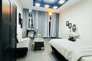 1 bedroom, bed sheets