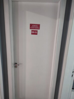 Studiosuite – exclusive, flere senger, ikke-røyk, kjøkken | Individuelt dekorert, skrivebord og skrivebord for bærbar PC