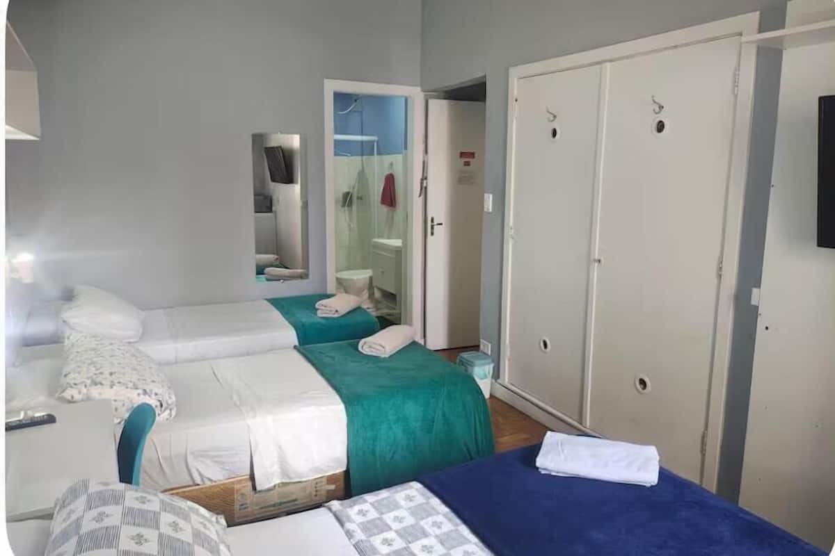 Comfort Suite, Multiple Beds, Non Smoking, Courtyard View | 1 bedroom, individually decorated, desk, laptop workspace