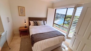 5 chambres, fer et planche à repasser, Wi-Fi, draps fournis