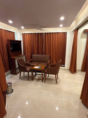 Basic Suite | Living area - Alcott Hotel & Resorts (Bengaluru)