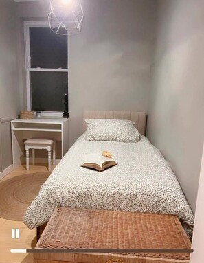 3 bedrooms, in-room safe, desk, iron/ironing board