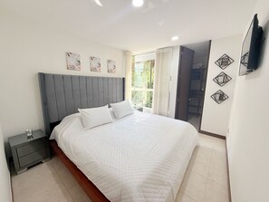 2 chambres, bureau, fer et planche à repasser, Wi-Fi gratuit