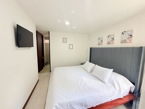 2 Schlafzimmer, Schreibtisch, Bügeleisen/Bügelbrett, kostenloses WLAN