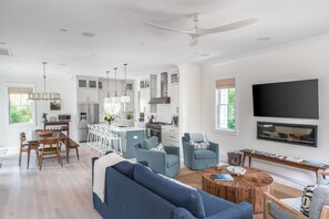 TV, fireplace