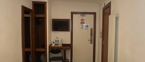 1 多间卧室、熨斗/熨衣板、WiFi、床单