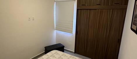 2 chambres, fer et planche Ă repasser, Wi-Fi, literie fournie