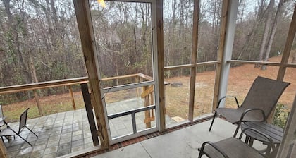 Spacious 3 BR, 2.5 Bath on quiet cul-de-sac within minutes of Leland Town Center