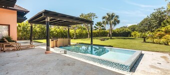 Bungalow with 2BR w/pool/backyard in Cap Cana