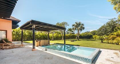 Bungalow with 2BR w/pool/backyard in Cap Cana