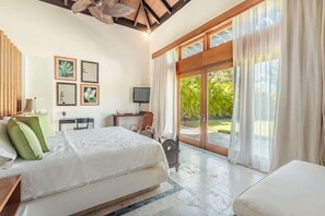 Unclassified image, 3 of 18, button