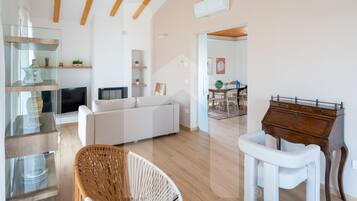 Télévision, cheminée