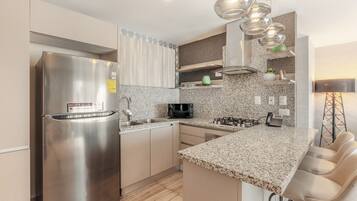 Fridge, microwave, oven, coffee/tea maker