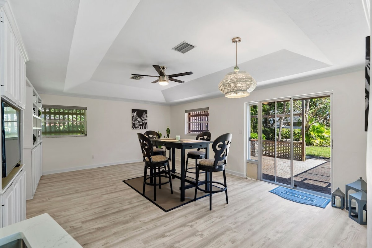 Photo 27 of VRBO vacation home in Naples FLORIDA at Aqualane Shores by Tomas Nagys REALTOR